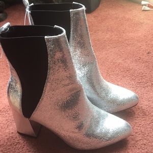 😍😍silver and black boodies size 62/1